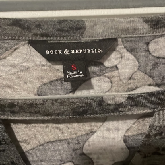 Styled Tee - Picture 2 of 3